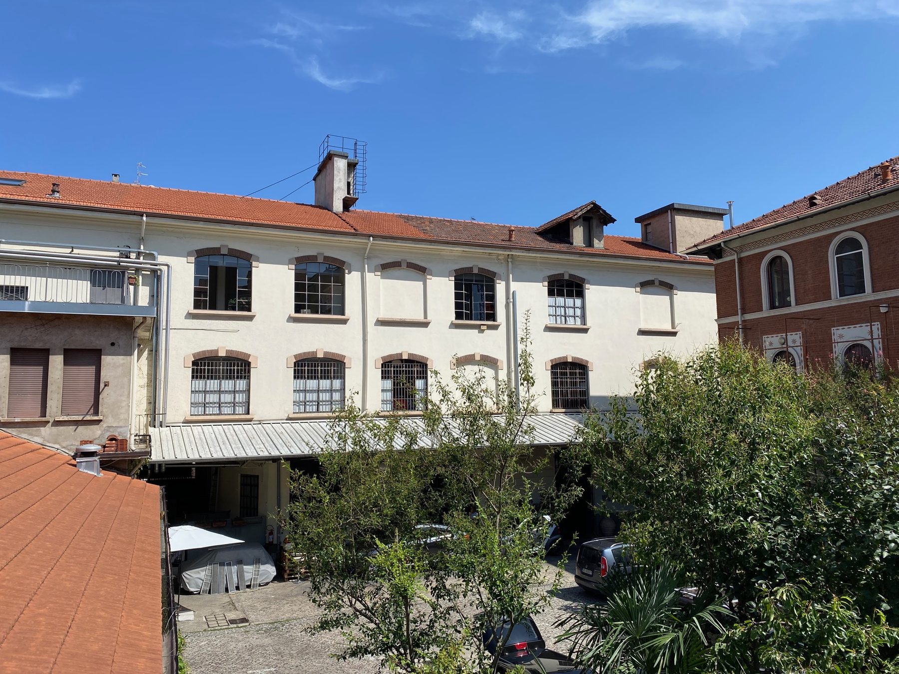 Esterno dell'edificio e cortile interno